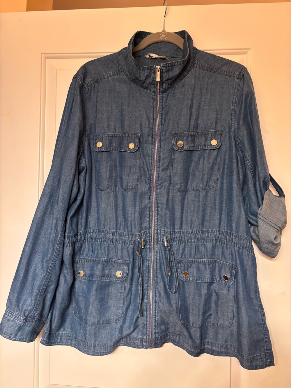 Like New Women’s Calvin Klein Chambray Utility Jacket, size XL.